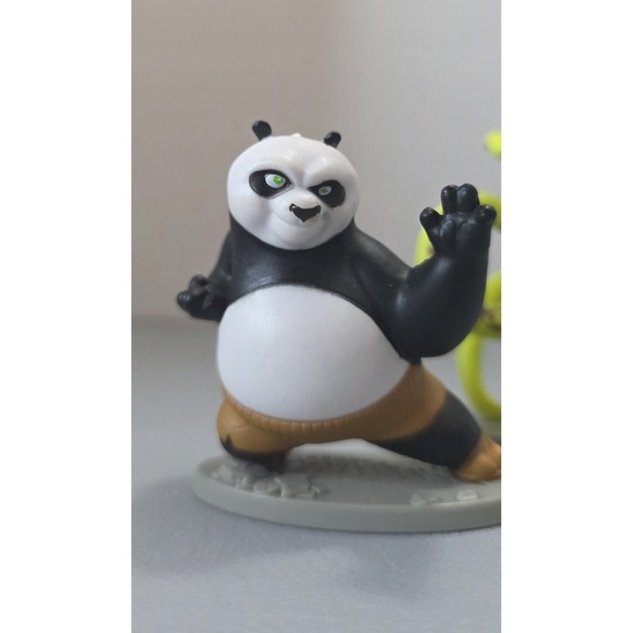 Dreamworks Kung Fu Panda Master Viper & Po Mini Figure 2-Pack On Stand Bases - Picture 5 of 8